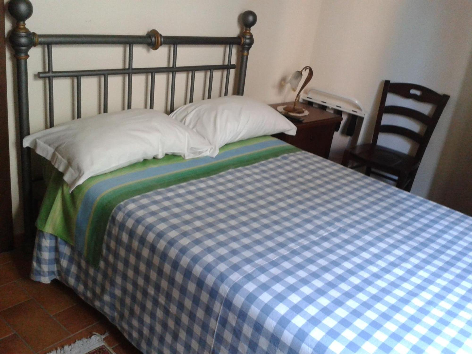 Palazzetto Leonardi Bed and Breakfast San Polo dei Cavalieri Δωμάτιο φωτογραφία