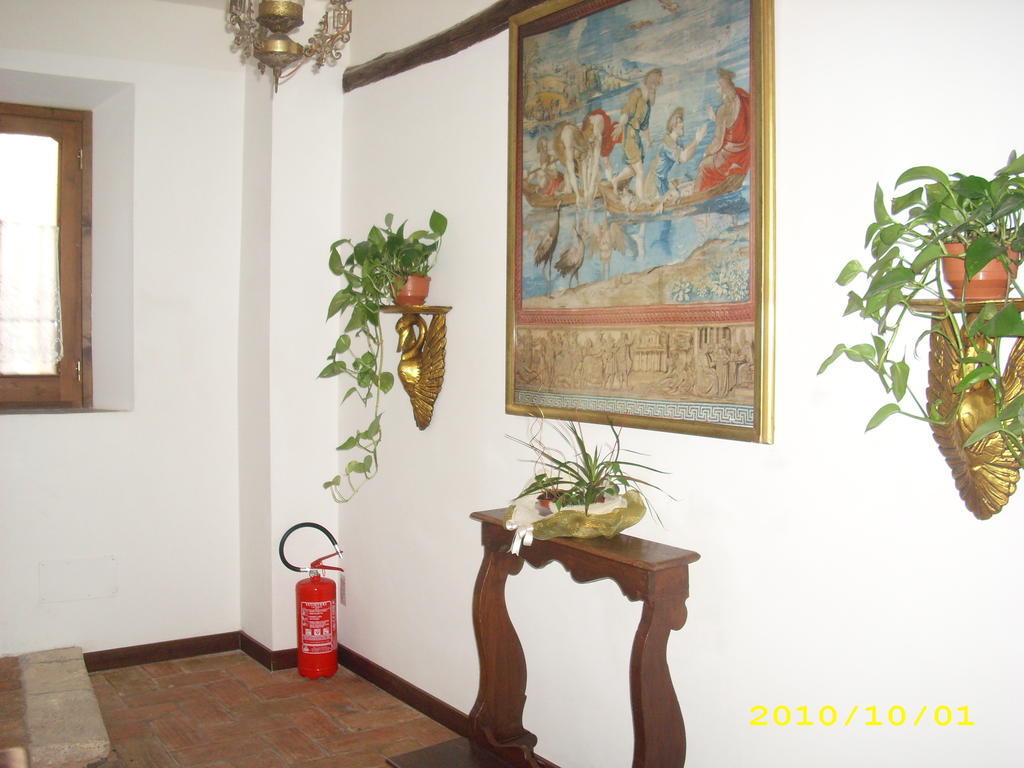 Palazzetto Leonardi Bed and Breakfast San Polo dei Cavalieri Εξωτερικό φωτογραφία