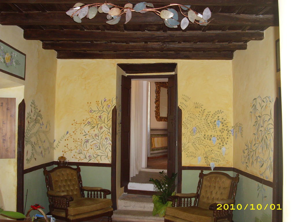 Palazzetto Leonardi Bed and Breakfast San Polo dei Cavalieri Εξωτερικό φωτογραφία