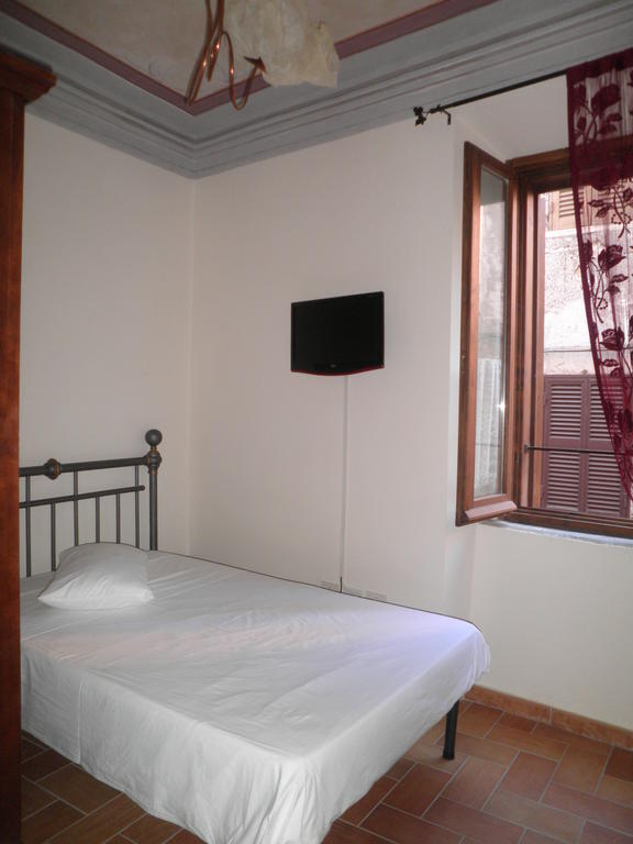 Palazzetto Leonardi Bed and Breakfast San Polo dei Cavalieri Δωμάτιο φωτογραφία